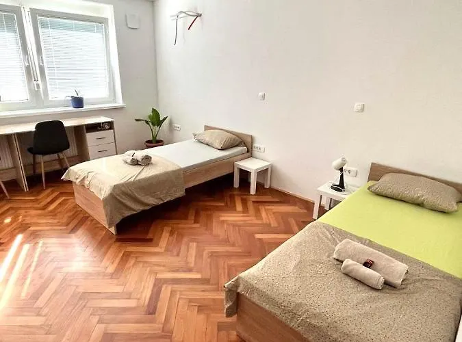 Flat Near The Center With Free Parking Apartamento