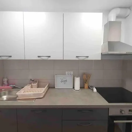 Flat Near The Center With Free Parking *