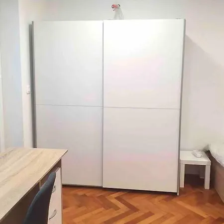 Apartman Green Flat Near The City Center With Free Parking *