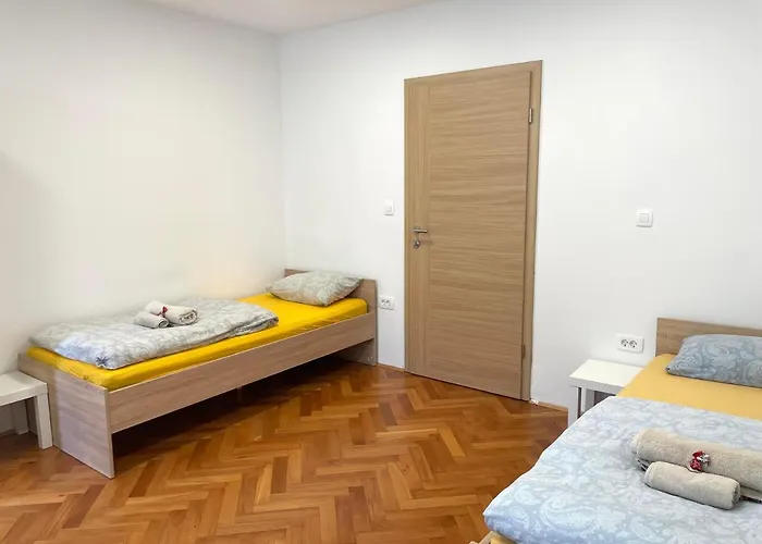 Flat Near The Center With Free Parking 公寓